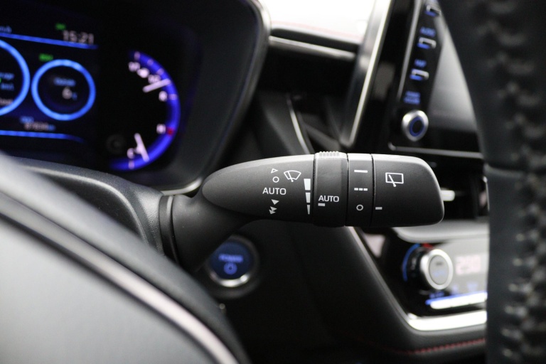 Toyota Corolla - 1.8 Hybrid Executive 31