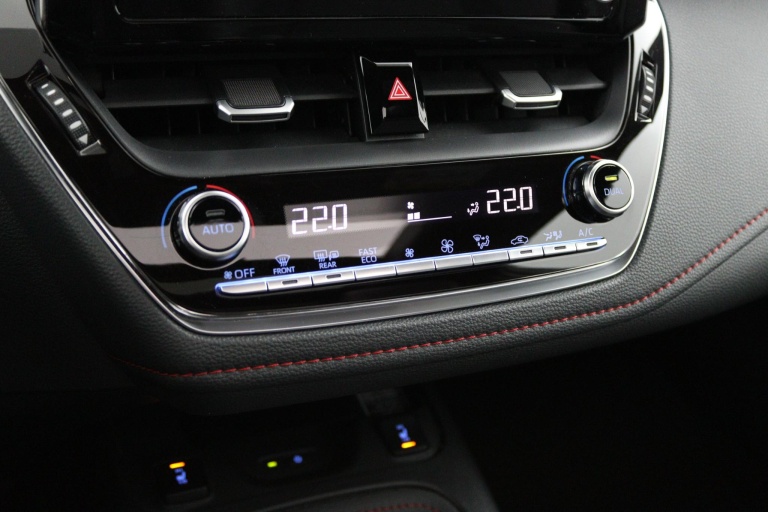 Toyota Corolla - 1.8 Hybrid Executive 7