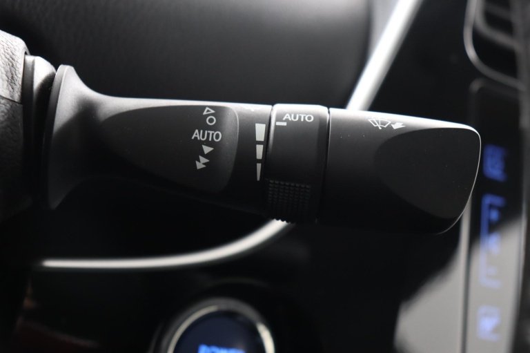 Toyota Prius - 1.8 Plug-in Executive 32