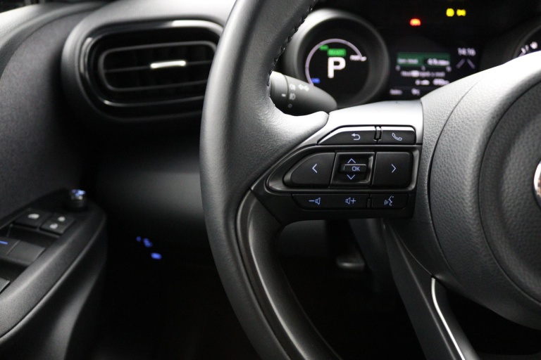 Toyota Yaris - 1.5 Hybrid Dynamic 16