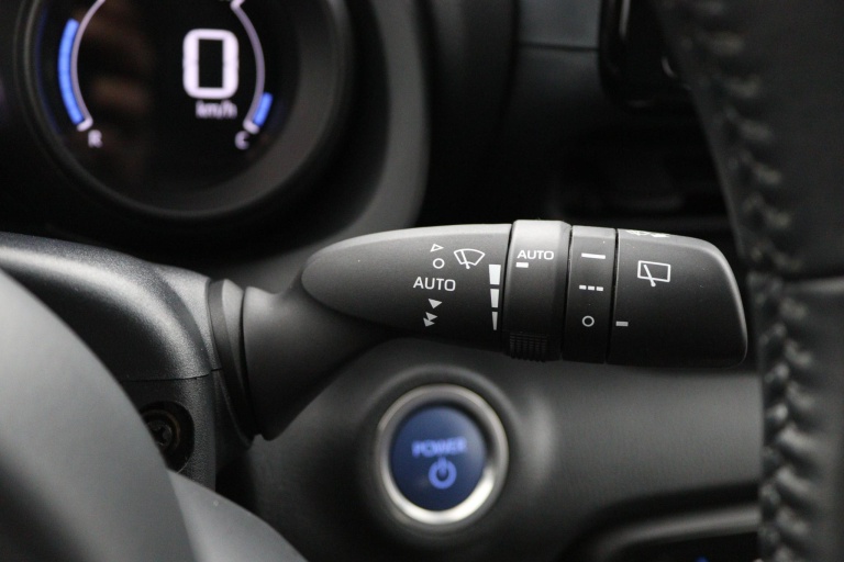 Toyota Yaris - 1.5 Hybrid Dynamic 25