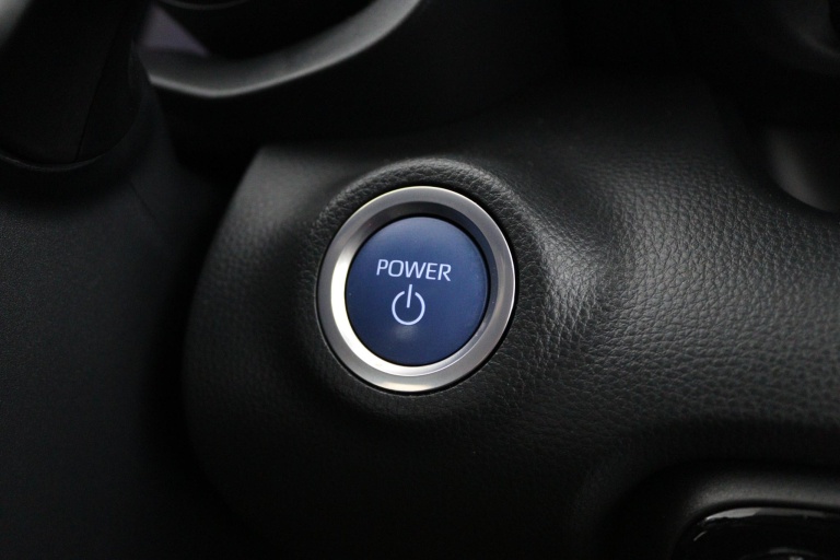 Toyota Yaris - 1.5 Hybrid Dynamic 33