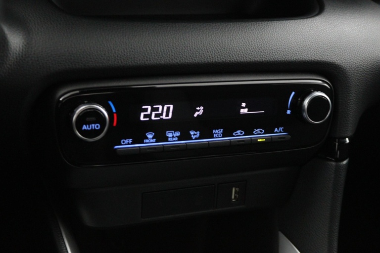 Toyota Yaris - 1.5 Hybrid Dynamic 6