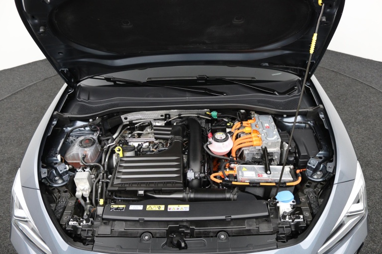 CUPRA Leon Sportstourer - 1.4 e-Hybrid VZ Copper Edition 31