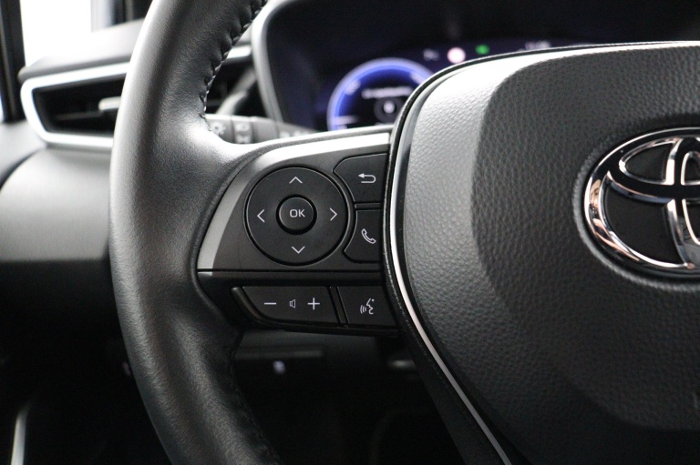 Toyota Corolla Touring Sports - Hybrid 140 Dynamic 18