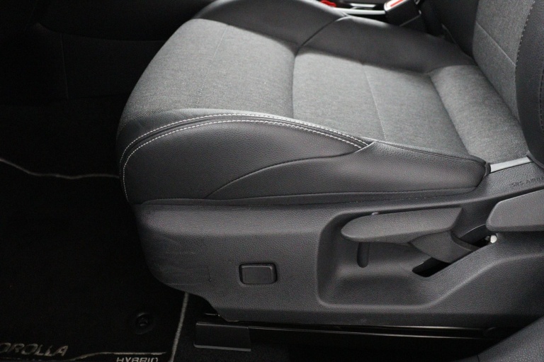 Toyota Corolla Touring Sports - Hybrid 140 Dynamic 38