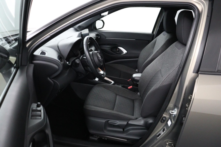 Toyota Yaris Cross - 1.5 Hybrid Dynamic 17