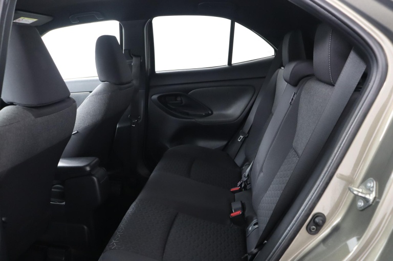 Toyota Yaris Cross - 1.5 Hybrid First Edition 18