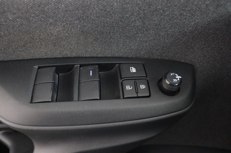 Toyota Yaris Cross - 1.5 Hybrid First Edition 29