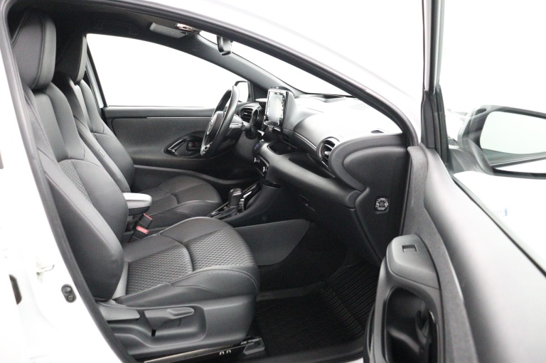 Toyota Yaris - 1.5 Hybrid Executive 19