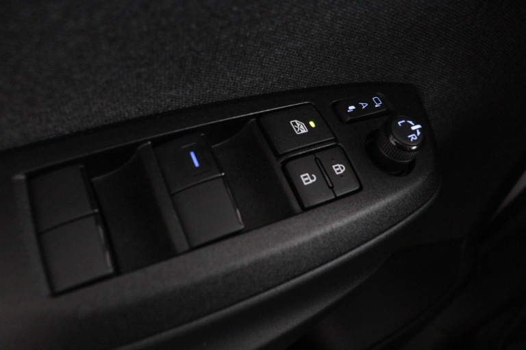 Toyota Yaris - 1.5 Hybrid Executive 27