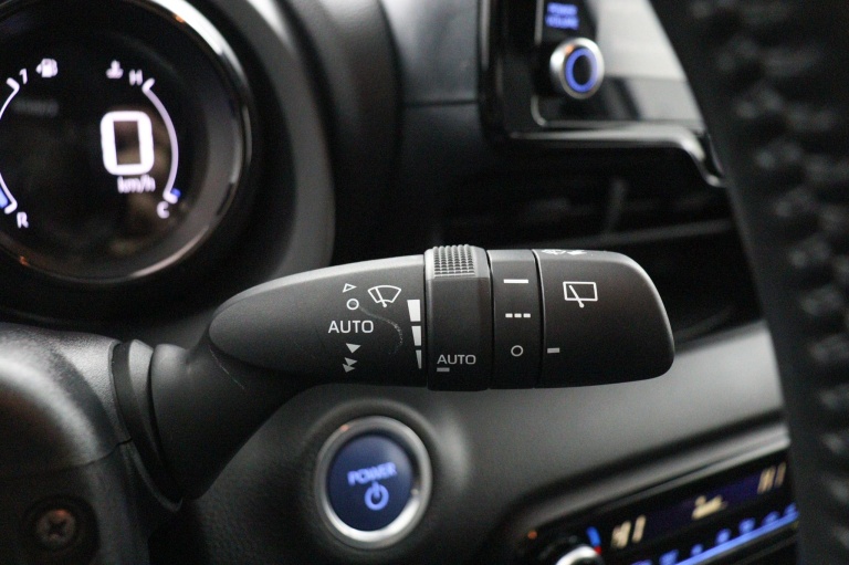 Toyota Yaris - 1.5 Hybrid Executive 30