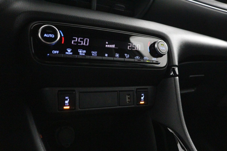 Toyota Yaris - 1.5 Hybrid Executive 7