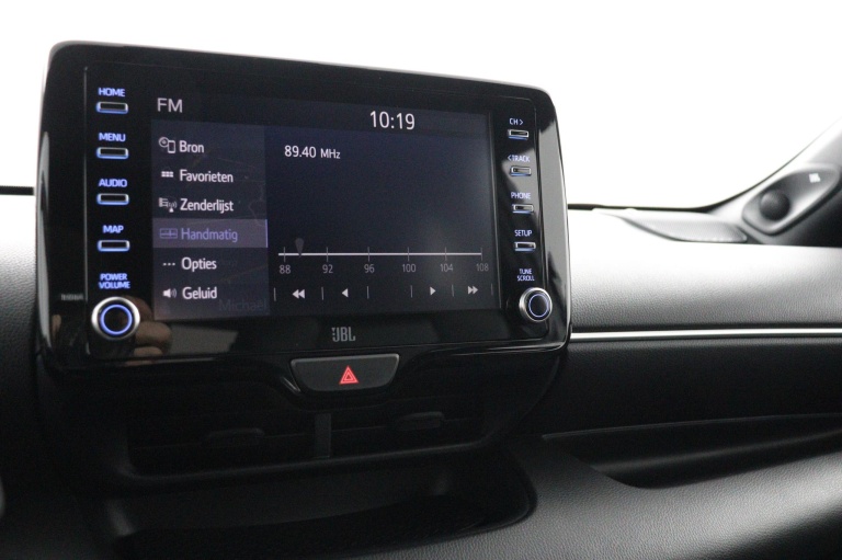 Toyota Yaris - 1.5 Hybrid Executive 8