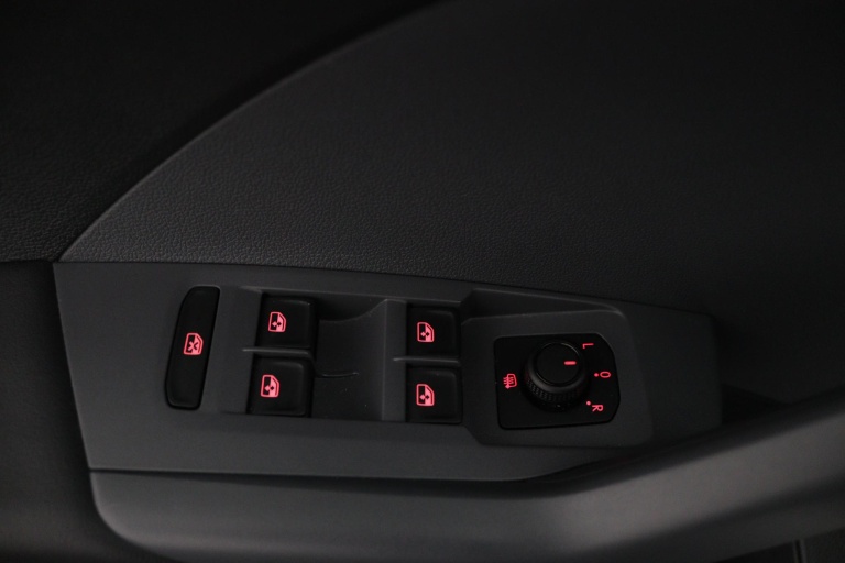 Volkswagen T-Cross - 1.0 TSI Life Business 25