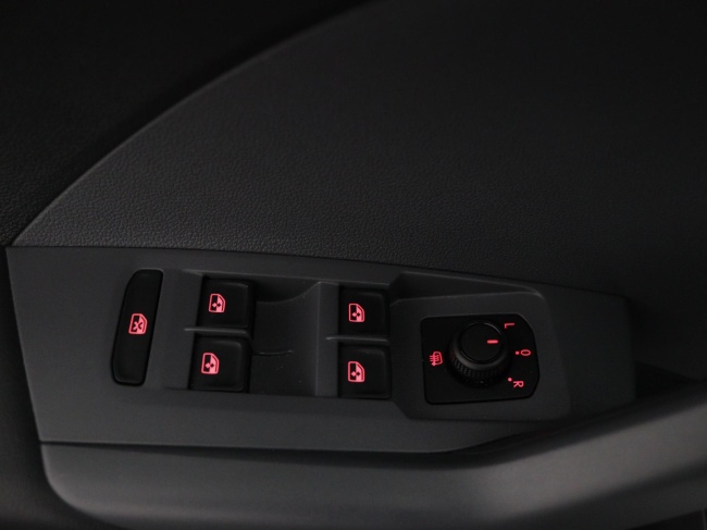 Volkswagen T-Cross - 1.0 TSI Life Business