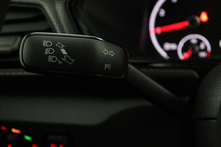 Volkswagen T-Cross - 1.0 TSI Life Business 27