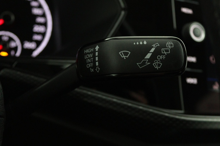 Volkswagen T-Cross - 1.0 TSI Life Business 28