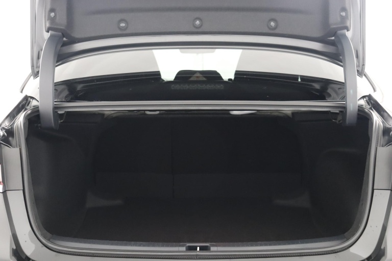 Toyota Corolla - 1.8 Hybrid Dynamic 23