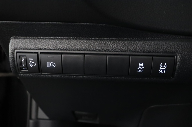 Toyota Corolla - 1.8 Hybrid Dynamic 26