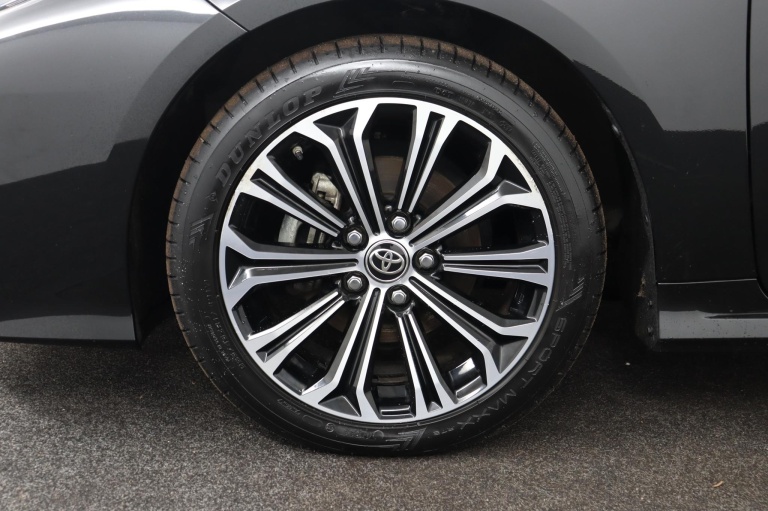 Toyota Corolla - 1.8 Hybrid Dynamic 33