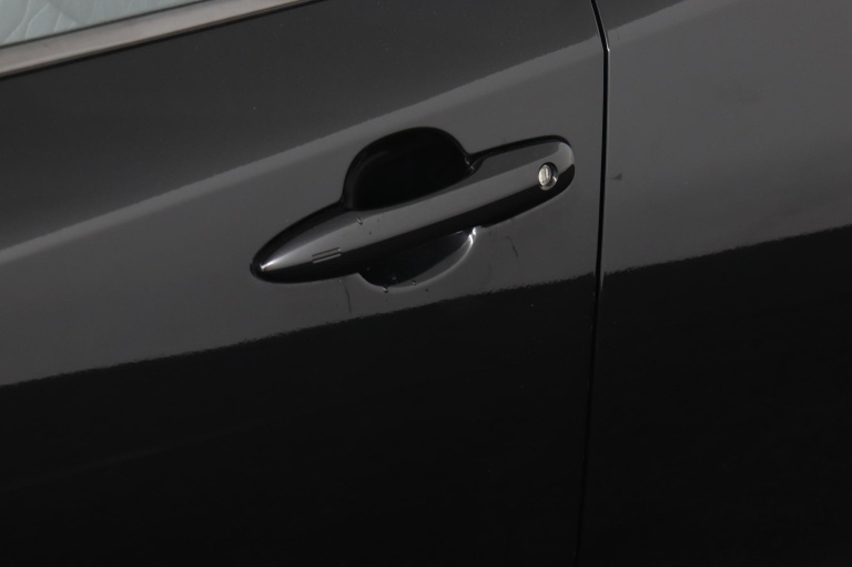 Toyota Corolla - 1.8 Hybrid Dynamic 34