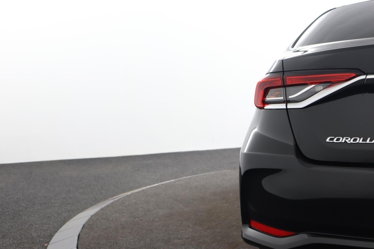 Toyota Corolla - 1.8 Hybrid Dynamic 36