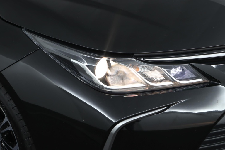 Toyota Corolla - 1.8 Hybrid Dynamic 49