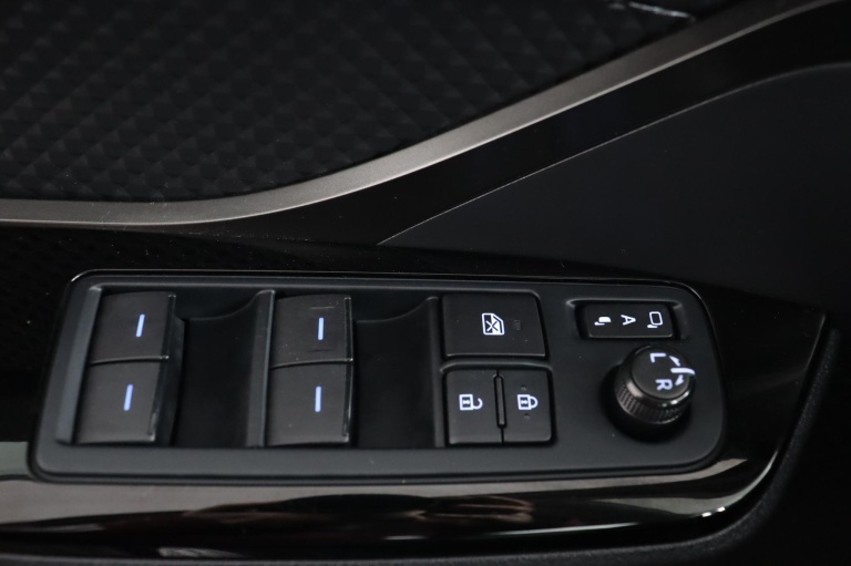 Toyota C-HR - 1.8 Hybrid Dynamic 30