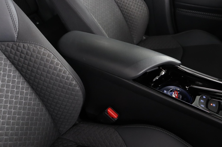 Toyota C-HR - 1.8 Hybrid Dynamic 60