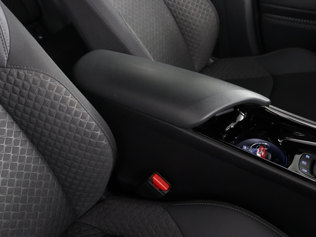 Toyota C-HR - 1.8 Hybrid Dynamic