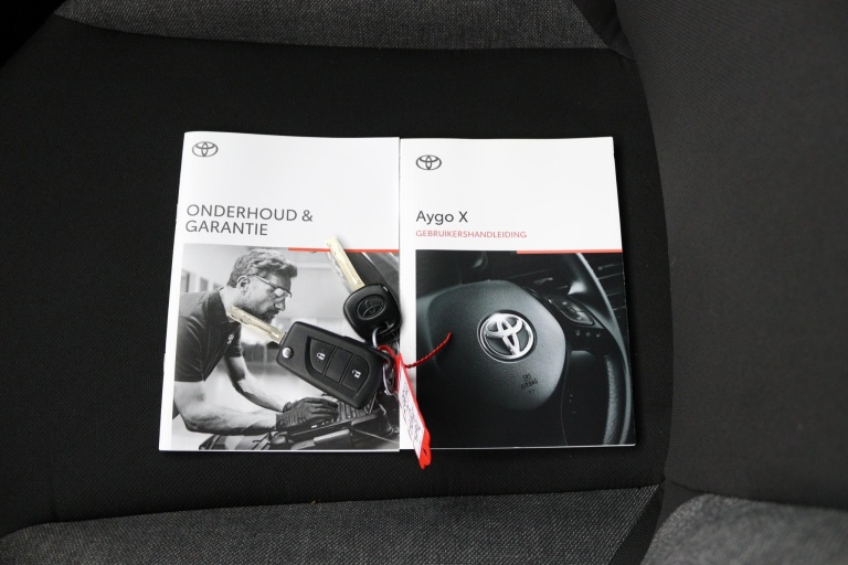 Toyota Aygo X - 1.0 VVT-i S-CVT Play 11