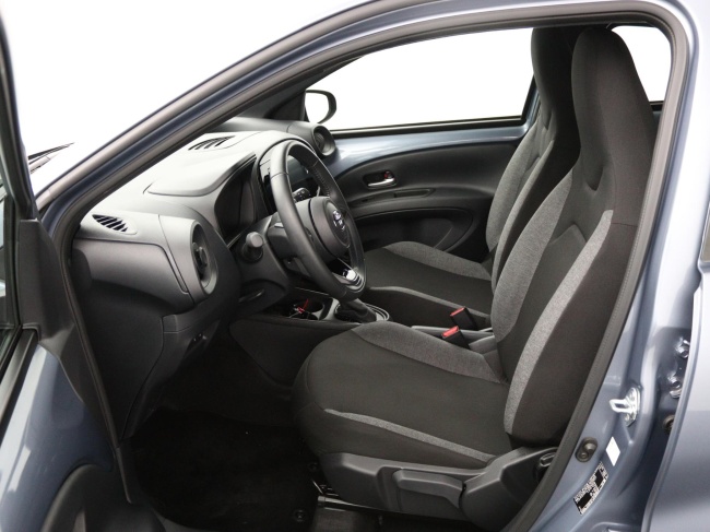 Toyota Aygo X - 1.0 VVT-i S-CVT Play