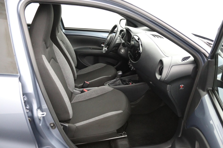 Toyota Aygo X - 1.0 VVT-i S-CVT Play 22