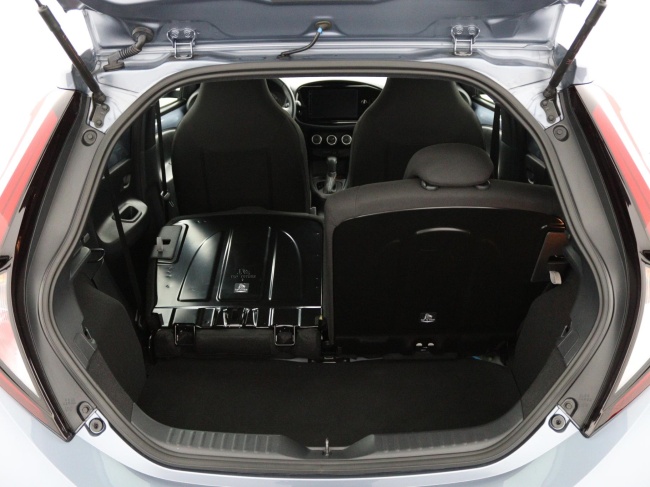 Toyota Aygo X - 1.0 VVT-i S-CVT Play