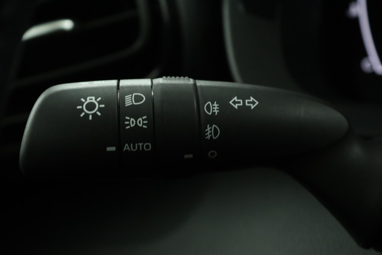 Toyota Yaris - 1.5 Hybrid 115 Dynamic 31