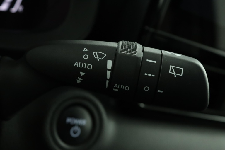 Toyota Yaris - 1.5 Hybrid 115 Dynamic 32