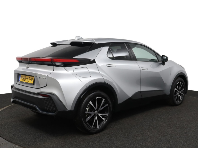 Toyota C-HR - 2.0 Plug-in Hybrid 220 Dynamic 2