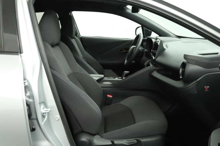 Toyota C-HR - 2.0 Plug-in Hybrid 220 Dynamic 22