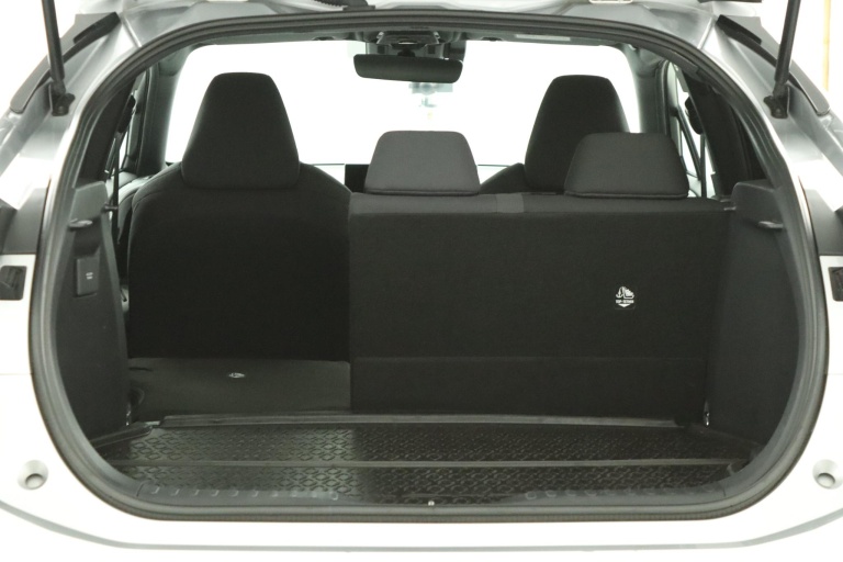 Toyota C-HR - 2.0 Plug-in Hybrid 220 Dynamic 27