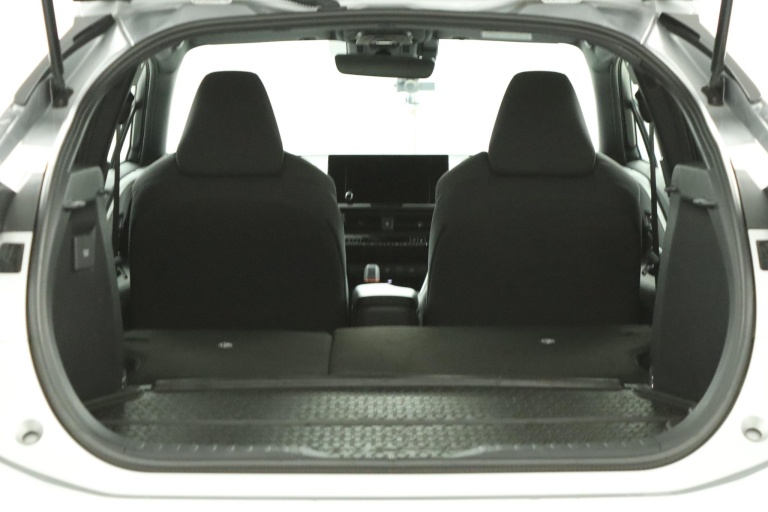 Toyota C-HR - 2.0 Plug-in Hybrid 220 Dynamic 28