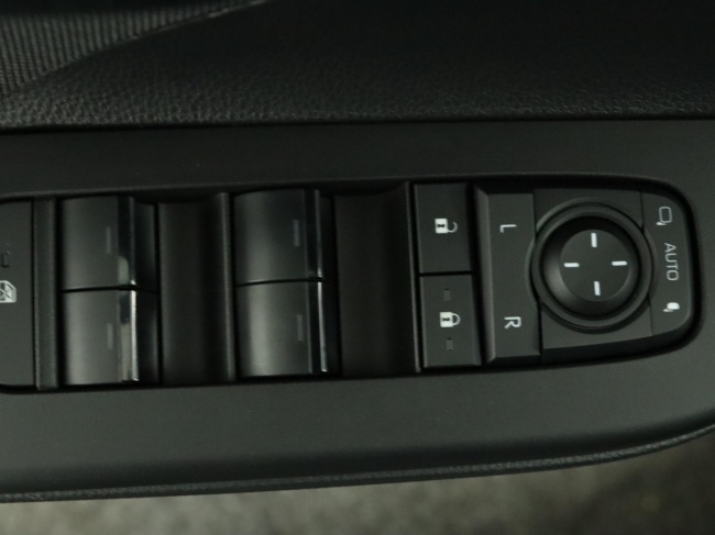 Toyota C-HR - 2.0 Plug-in Hybrid 220 Dynamic