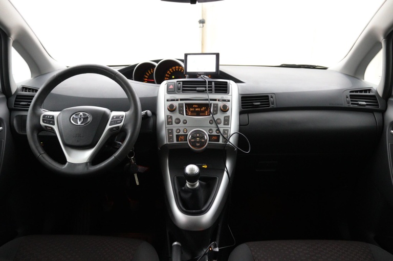 Toyota Verso - 1.8 VVT-i Aspiration 11