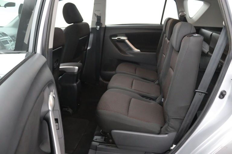 Toyota Verso - 1.8 VVT-i Aspiration 12