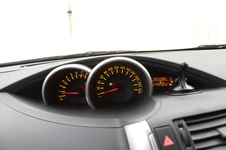 Toyota Verso - 1.8 VVT-i Aspiration 17