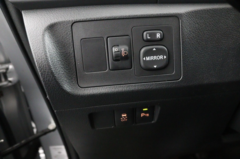 Toyota Verso - 1.8 VVT-i Aspiration 28