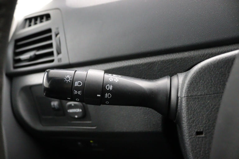 Toyota Verso - 1.8 VVT-i Aspiration 29