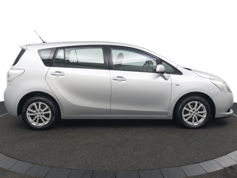 Toyota Verso - 1.8 VVT-i Aspiration 6