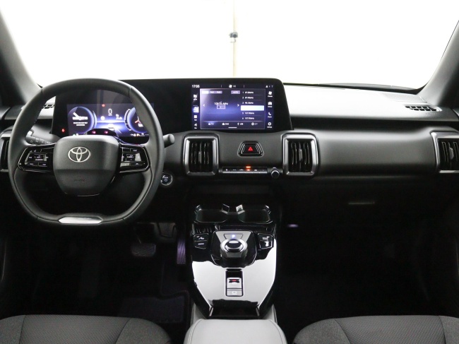 Toyota Urban Cruiser - Dynamic 61 kWh