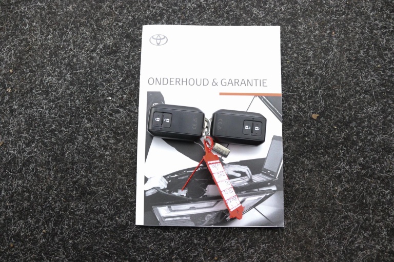 Toyota Urban Cruiser - Dynamic 61 kWh 27